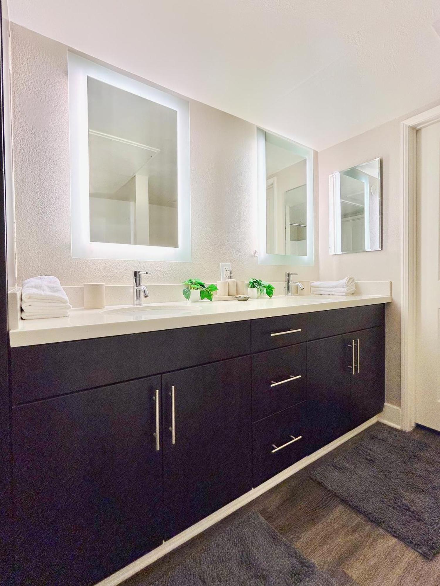 2Bd 2Ba Santa Monica Apartment With Relaxing Pool View لوس أنجلوس المظهر الخارجي الصورة
